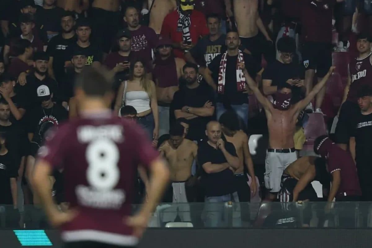 Fan Chaos Halts Salernitana vs Sampdoria Serie B Relegation Playoff; Secures Samp's Survival