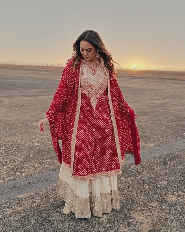 Sonakshi Sinha Sonakshi Sinha