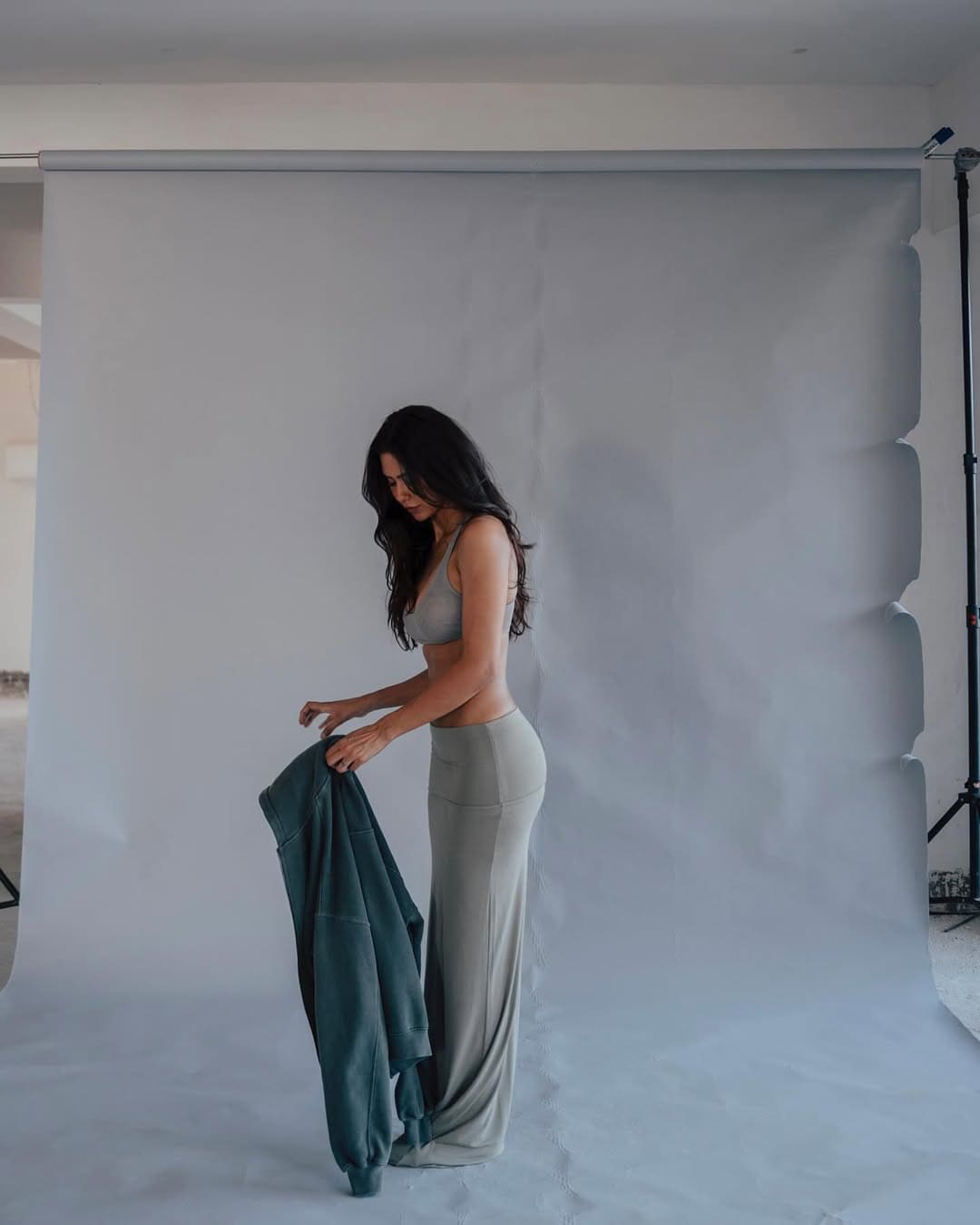 Sonam opted for a no-accessories look that let her outfit take center stage. (Image: Instagram) Sonam opted for a no-accessories look that let her outfit take center stage. (Image: Instagram)