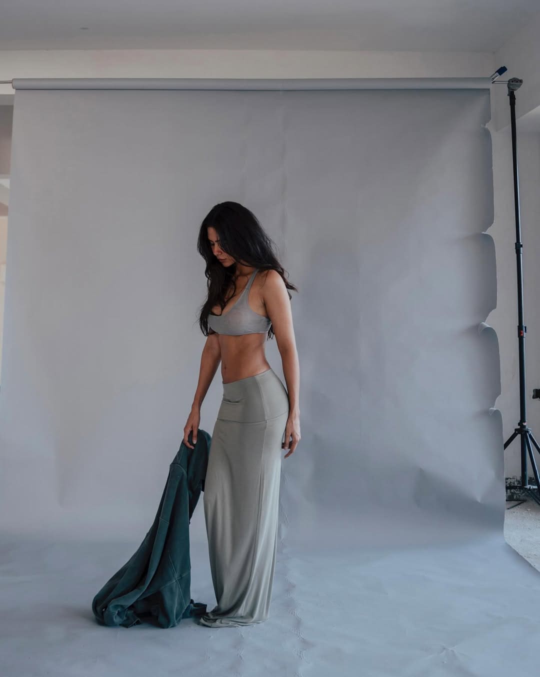 Her layered tresses were styled in a messy centre parted open look. (Image: Instagram) Her layered tresses were styled in a messy centre parted open look. (Image: Instagram)