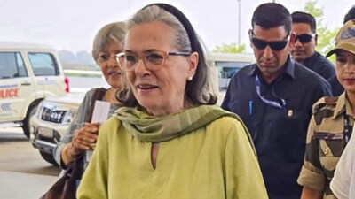 Doctors said that Sona Gandhi's bronchial asthma had been mildly exacerbated due to the combined effects of cold weather and pollution. | File Image