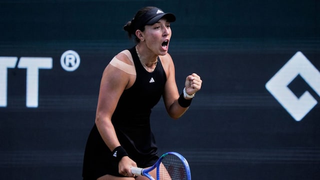 US Jessica Pegula celebrates after winning against Poland's Iga Swiatek in the final match at the WTA tennis tournament in Bad Homburg, Germany, Saturday, June 28, 2025. (AP Photo/Michael Probst)



