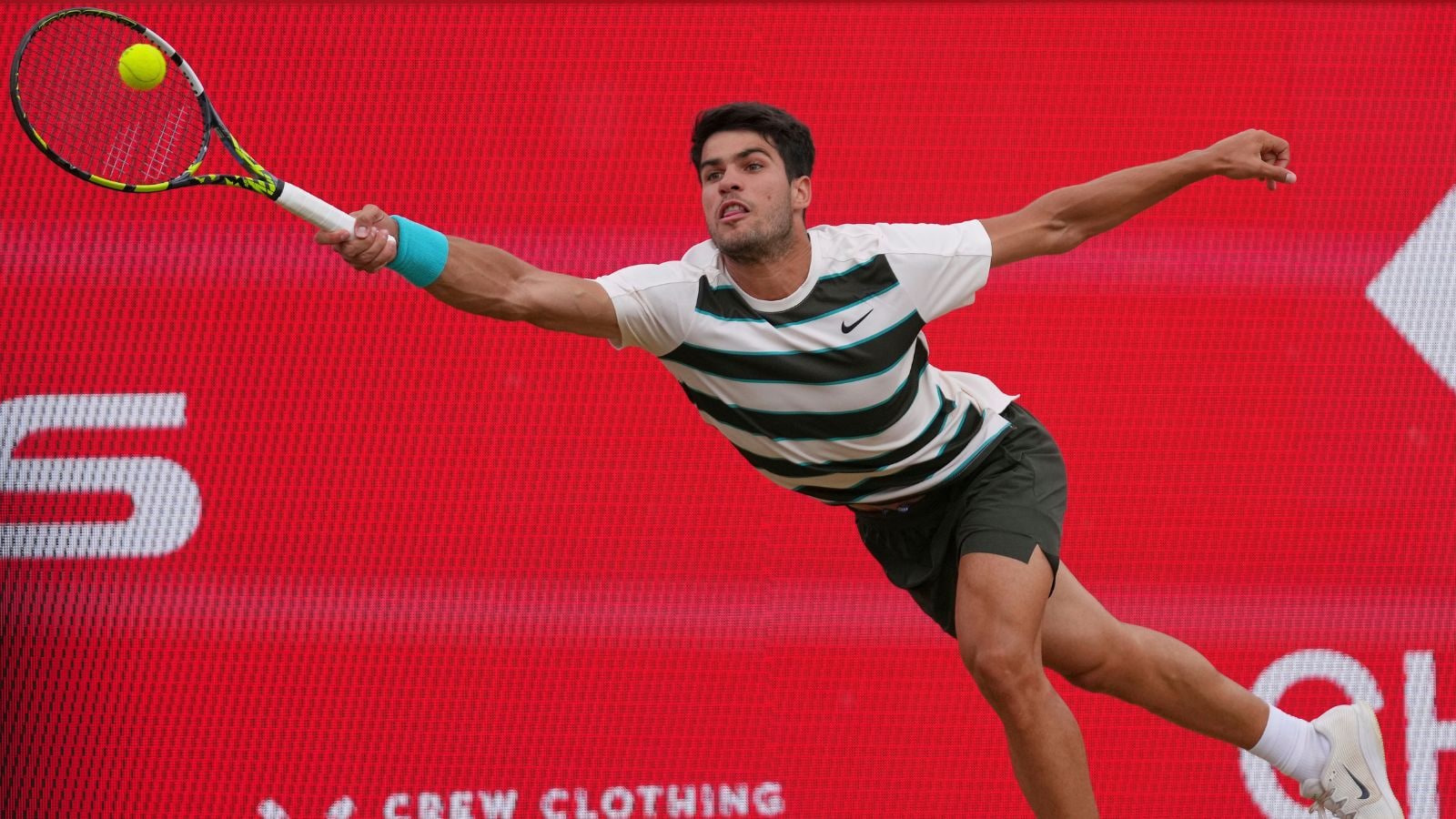 Carlos Alcaraz Beats Jiri Lehecka To Claim Queen's Crown