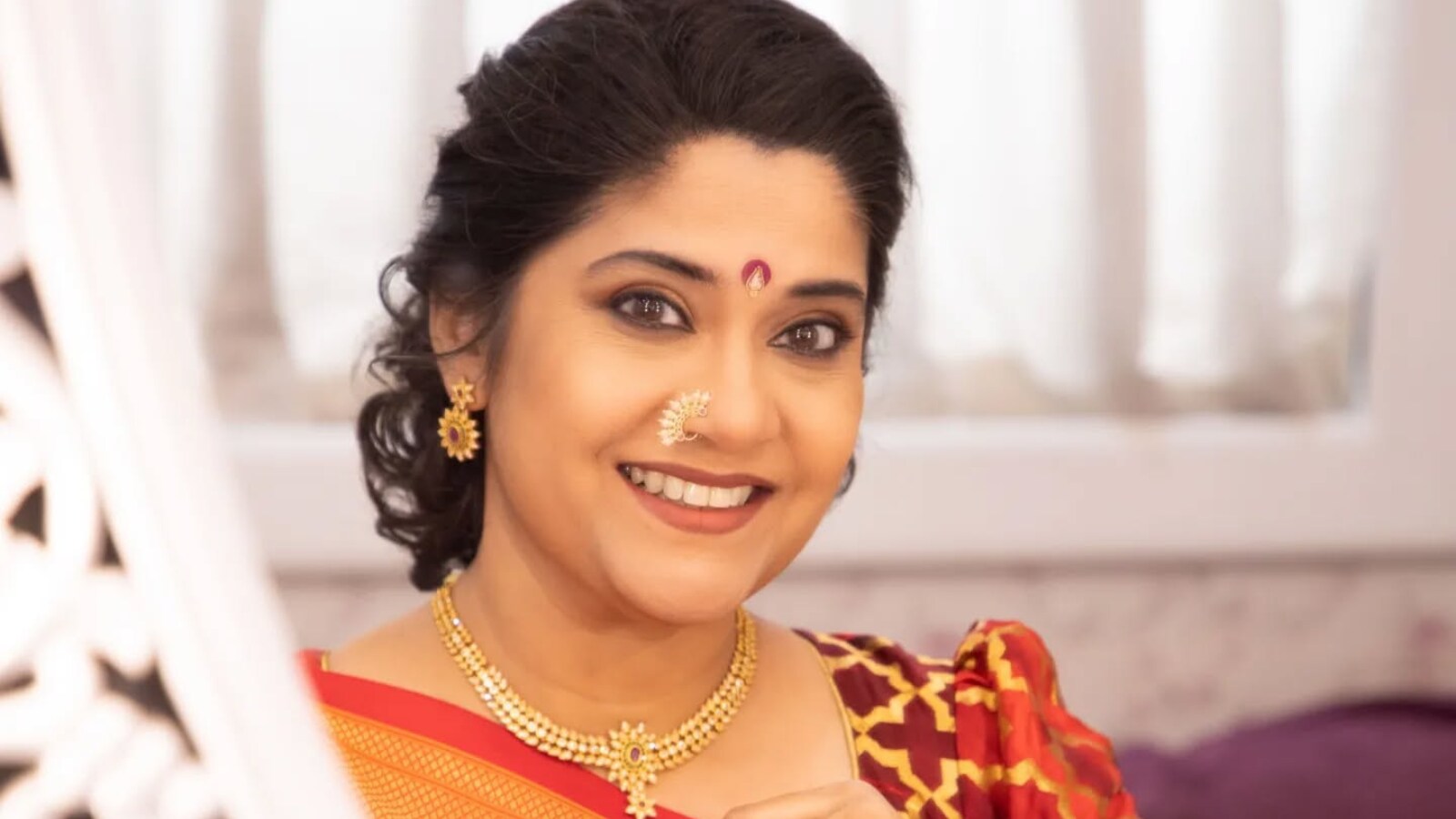 Renuka Shahane Recalls Postpartum Weight Pressure on Podcast