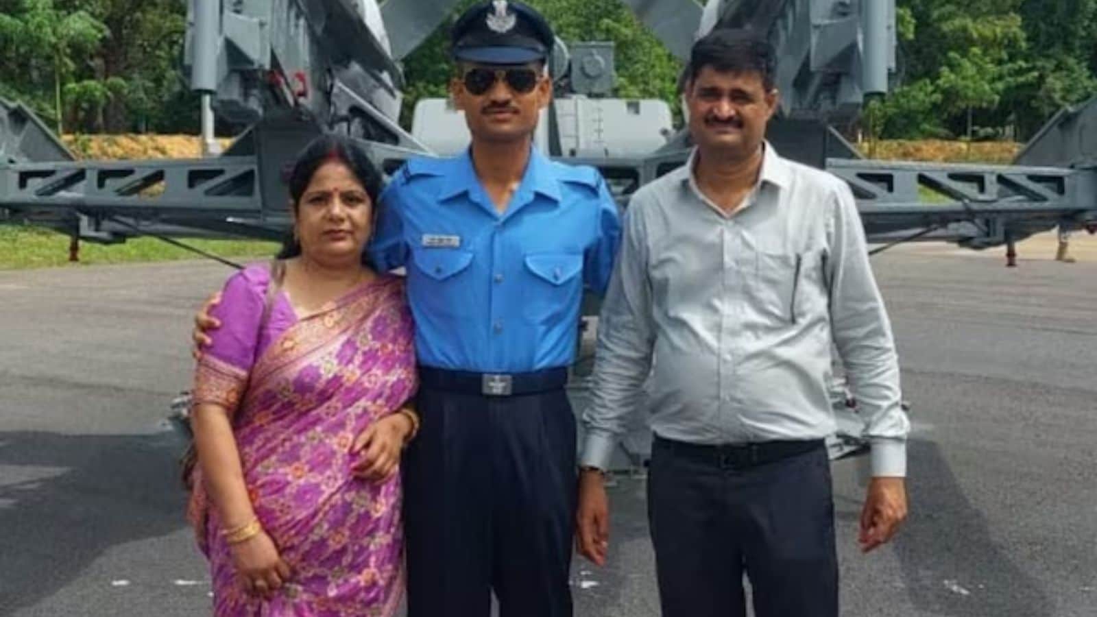 UP Man Loses 46 Kilos, Quits High-Paying Job To Become IAF Flying Officer | Education and Career News