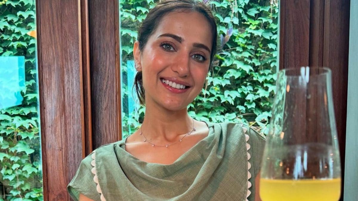 Sonam Kapoor Comments on Kusha Kapila's Himachal Post