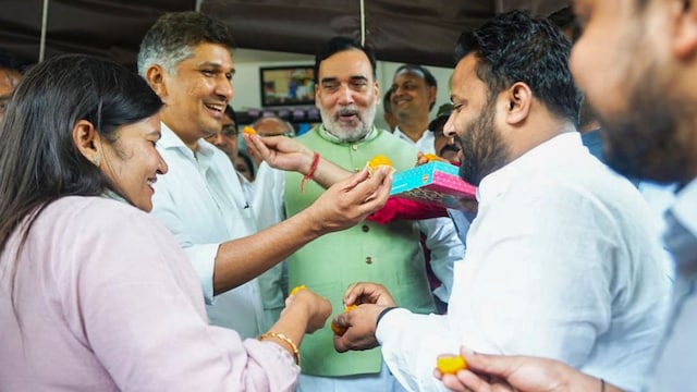  AAP/PTI)