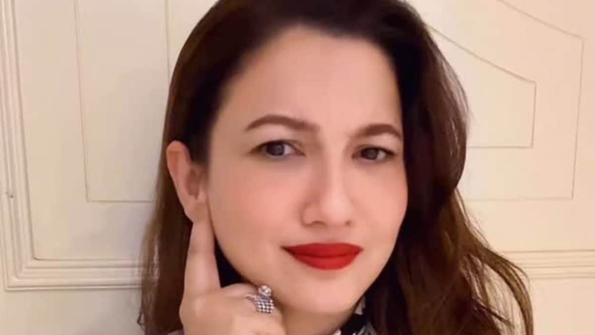Gauahar Khan Offers Condolences to Sana Khan After Mother's Passing