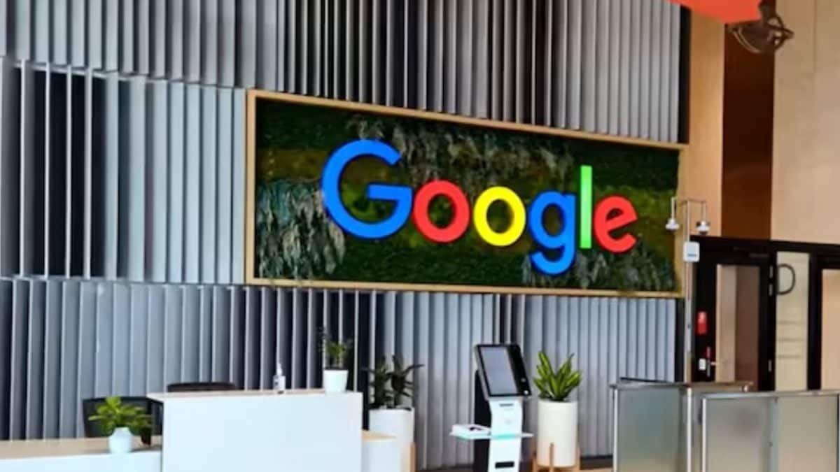 Google Launches Doppl, an AI-Powered App That Lets You Try On Outfits Virtually | Tech News