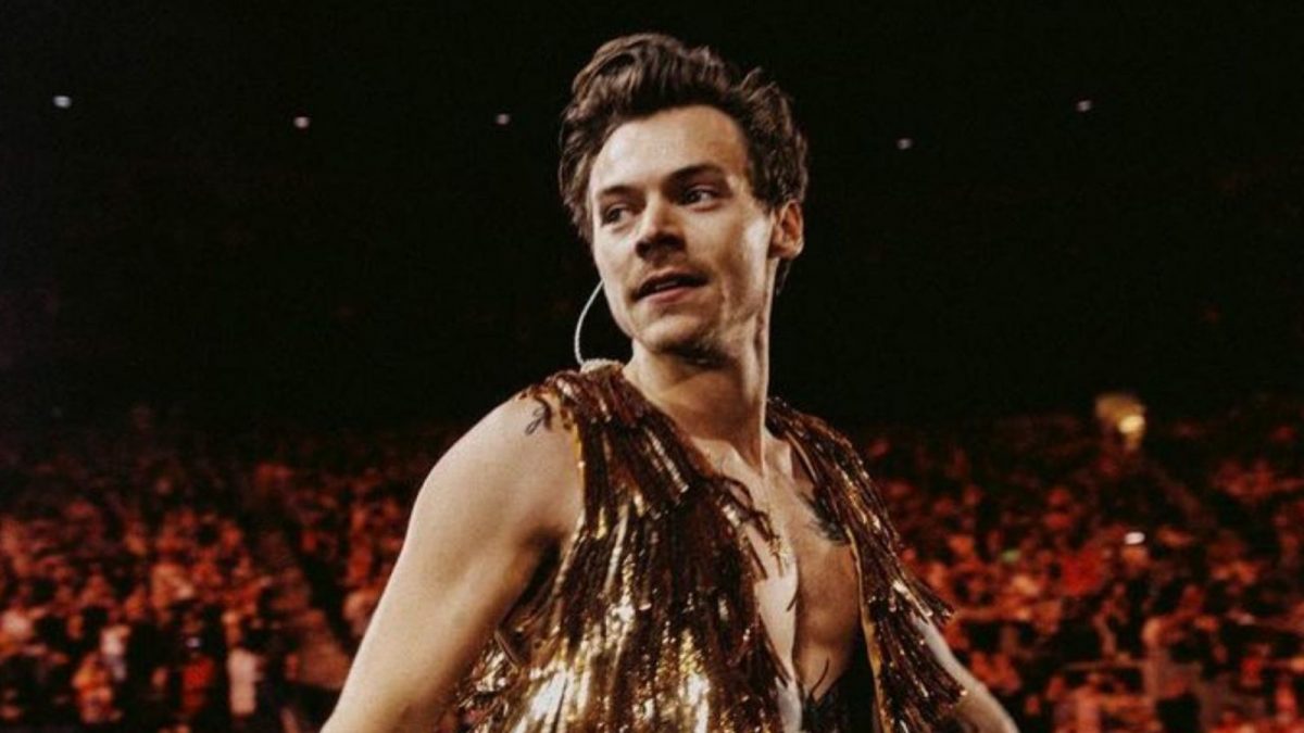 Harry Styles Spotted Kissing Mystery Woman at Glastonbury