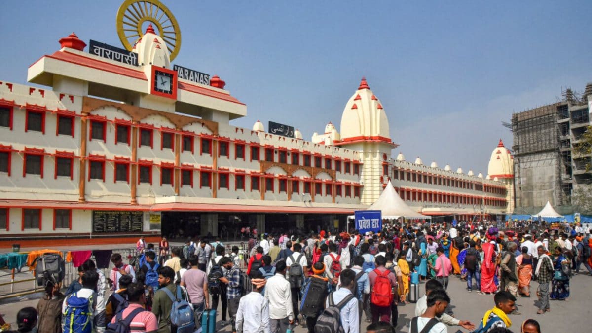Varanasi Station Parking Ticket with Excessive Fees Triggers FIR