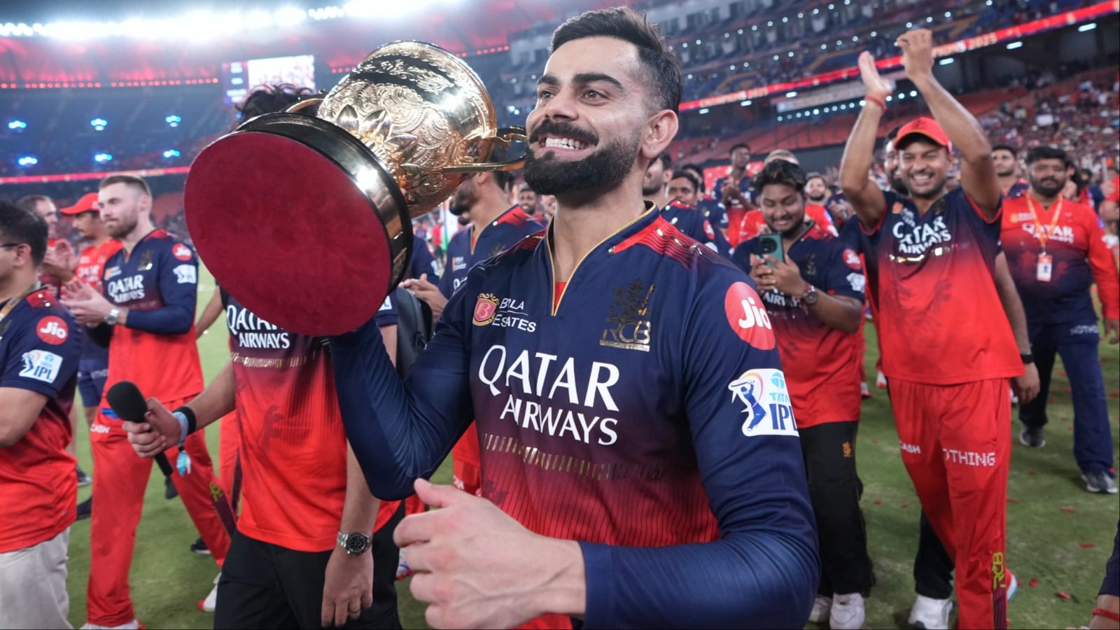 Sehwag Highlights Parallel: Kohli's IPL Win Mirrors Tendulkar's World Cup