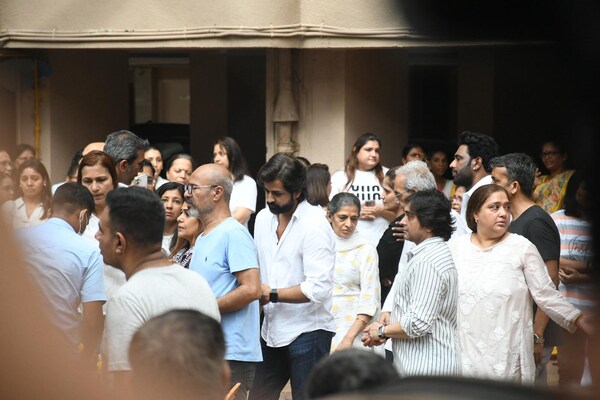 Shefali Jariwala Death Live Updates: Mortal Remains Brought Home