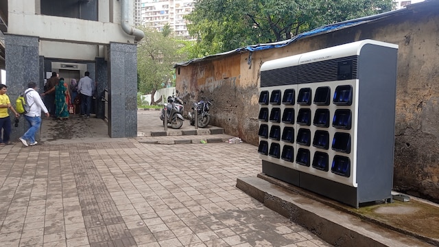swap station is already operational at Dahisar East Metro Station. 