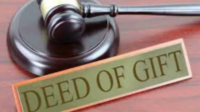 The complainant Mujahid Khan said that such a deed is legally acceptable only among blood relatives. (Representative/News18 Hindi)