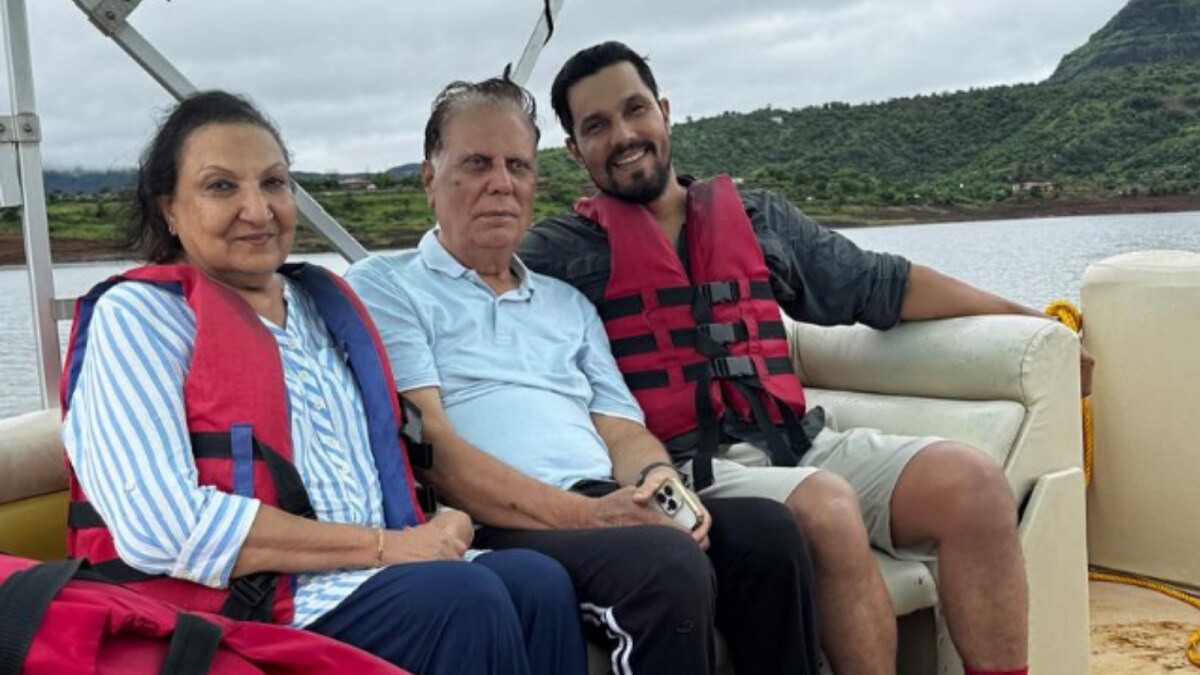 Randeep Hooda Celebrates Parents' 54th Wedding Anniversary