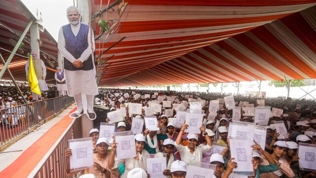 Newly appointed candidates attend the distributing of appointment letters to police personnel, in Lucknow, Uttar Pradesh. (PTI)