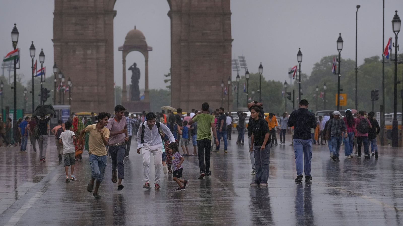 Weather Today LIVE Updates: Heavy Rain Expected In Delhi-NCR, Red Alert In Uttarakhand, Himachal