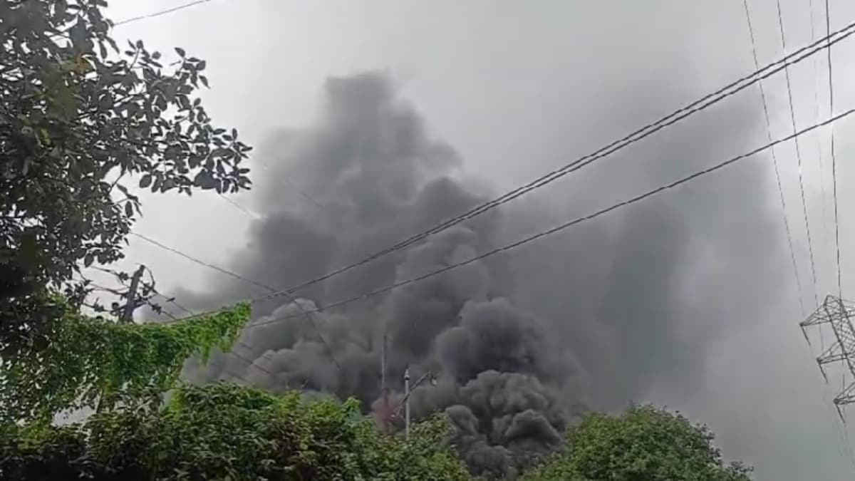 Massive Fire Engulfs Aerosol Facility in Thane's Dombivli