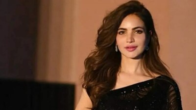 Humaira Asghar Death: Family Of Pakistani Actress Refuses To Claim Her  Body, Says 'We Cut Ties' | Bollywood News - News18