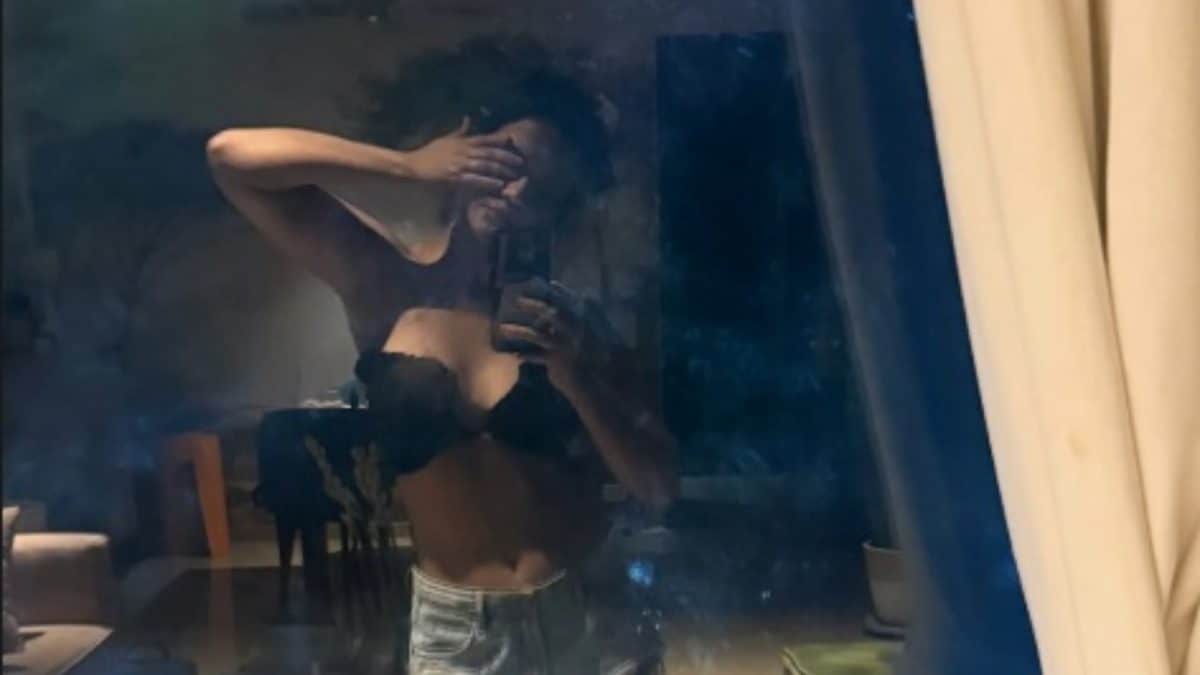 Aisha Sharma's Mirror Selfie Sets the Internet Ablaze