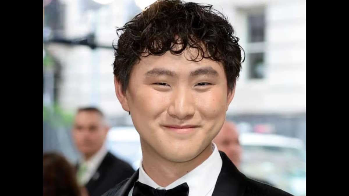 Why Mark Zuckerberg Spent Rs 14 Billion To Get Alexander Wang To Meta