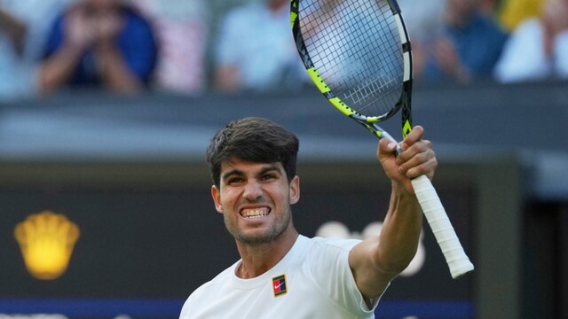 Carlos Alcaraz made his fans happy at Wimbledon. (AP)