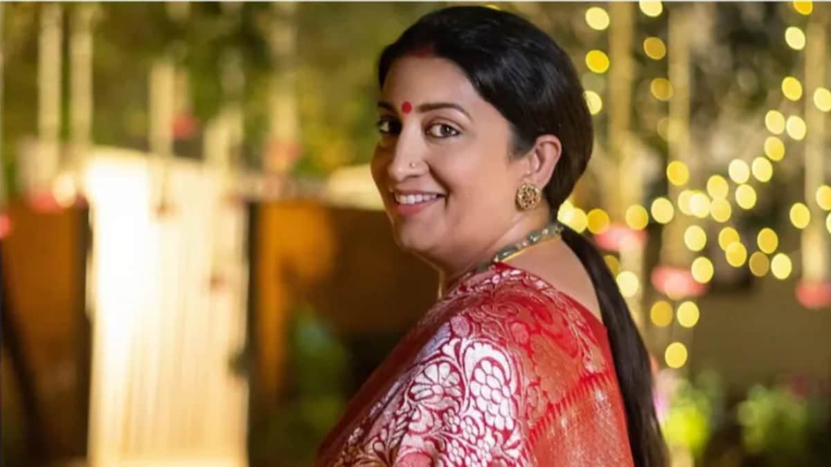Smriti Irani Gets Candid About Pay Parity Ahead Of Kyunki Saas Bhi Kabhi Bahu Thi’s Return Smriti Irani Gets Candid About Pay Parity Ahead Of Kyunki Saas Bhi Kabhi Bahu Thi’s Return