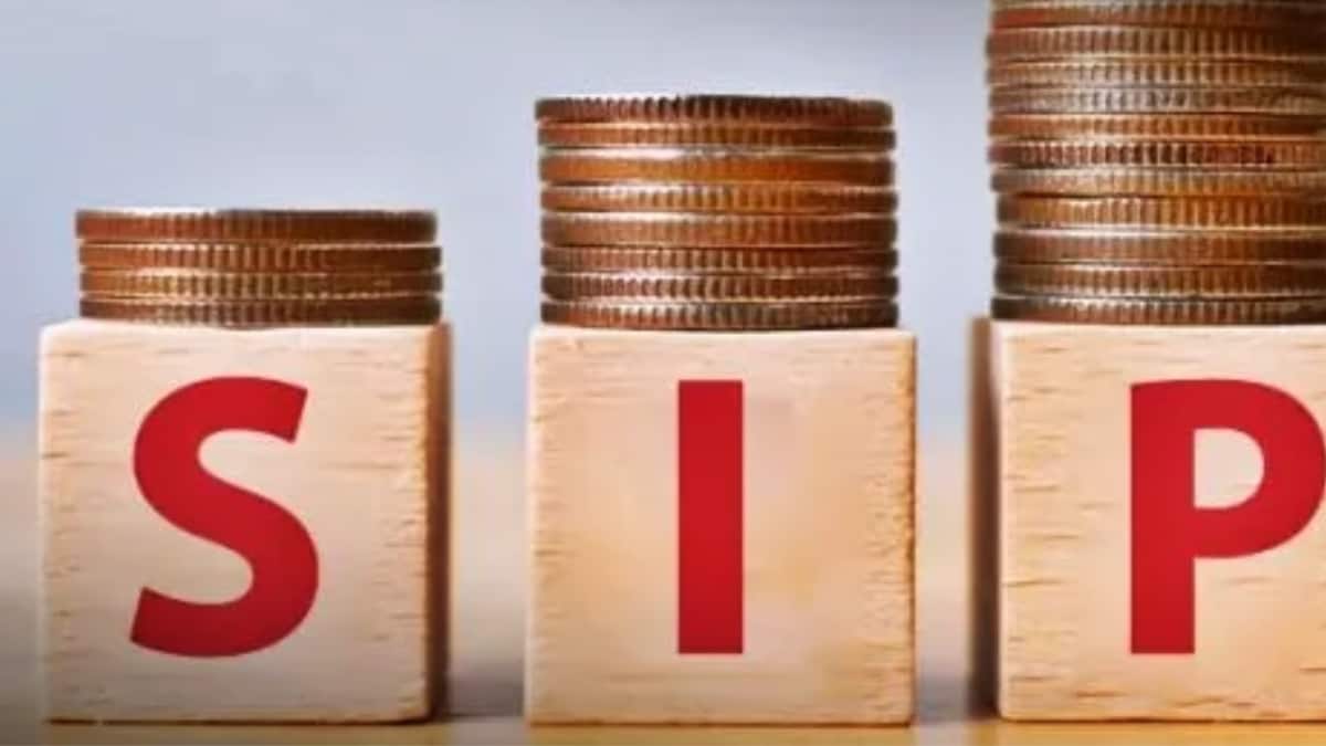 Monthly Savings Vs. SIP: Which Is Better For Wealth Accumulation?
