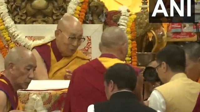  Kiren Rijiju meets Dalai Lama (ANI Image)