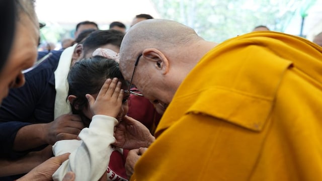 He pressed his forehead gently against hers. That moment was spiritual, electric. Pic/News18