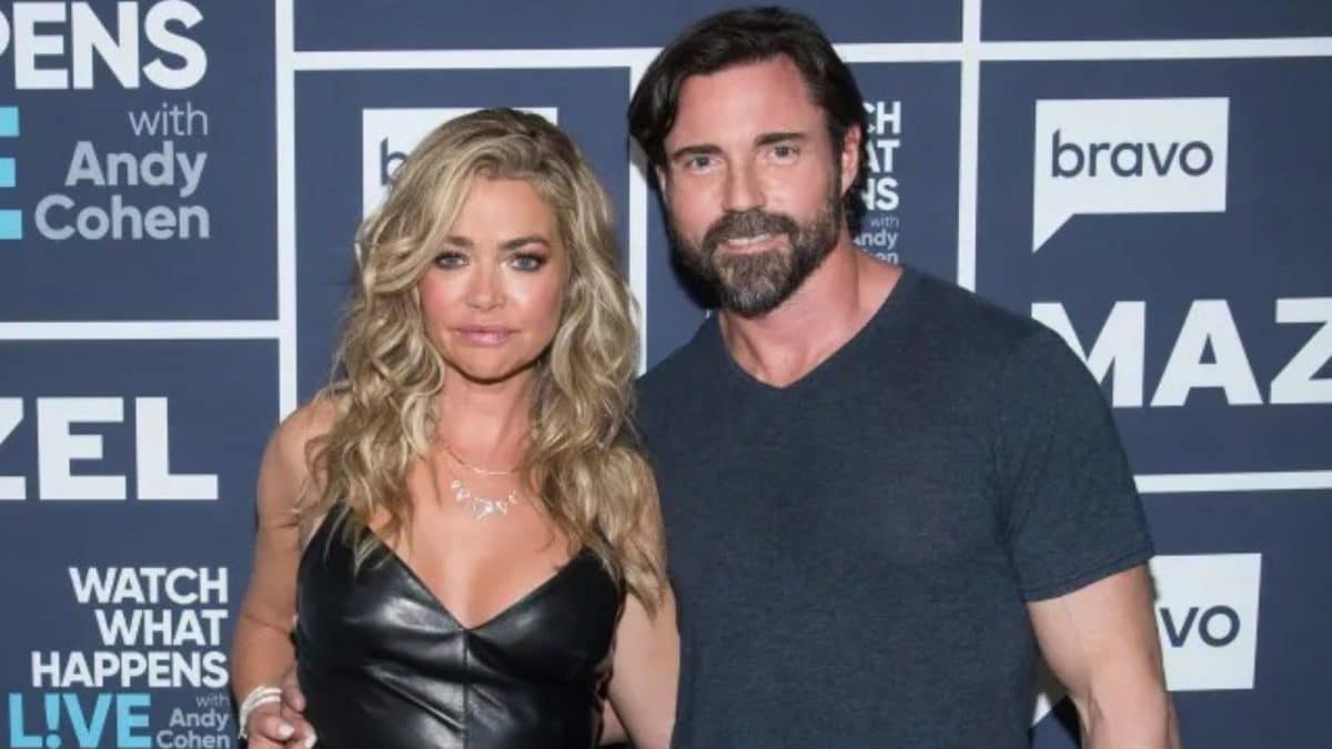 Denise Richards and Aaron Phypers tied the knot in a last-minute ceremony in Malibu on Sept. 8, 2018. (Photo: X)