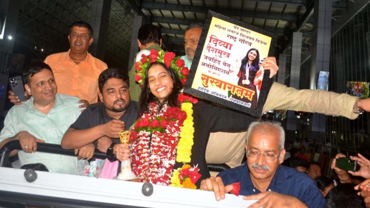 Divya Deshmukh Receives A Hero’s Welcome Back In Nagpur After Historic World Cup Win: WATCH | Sports News