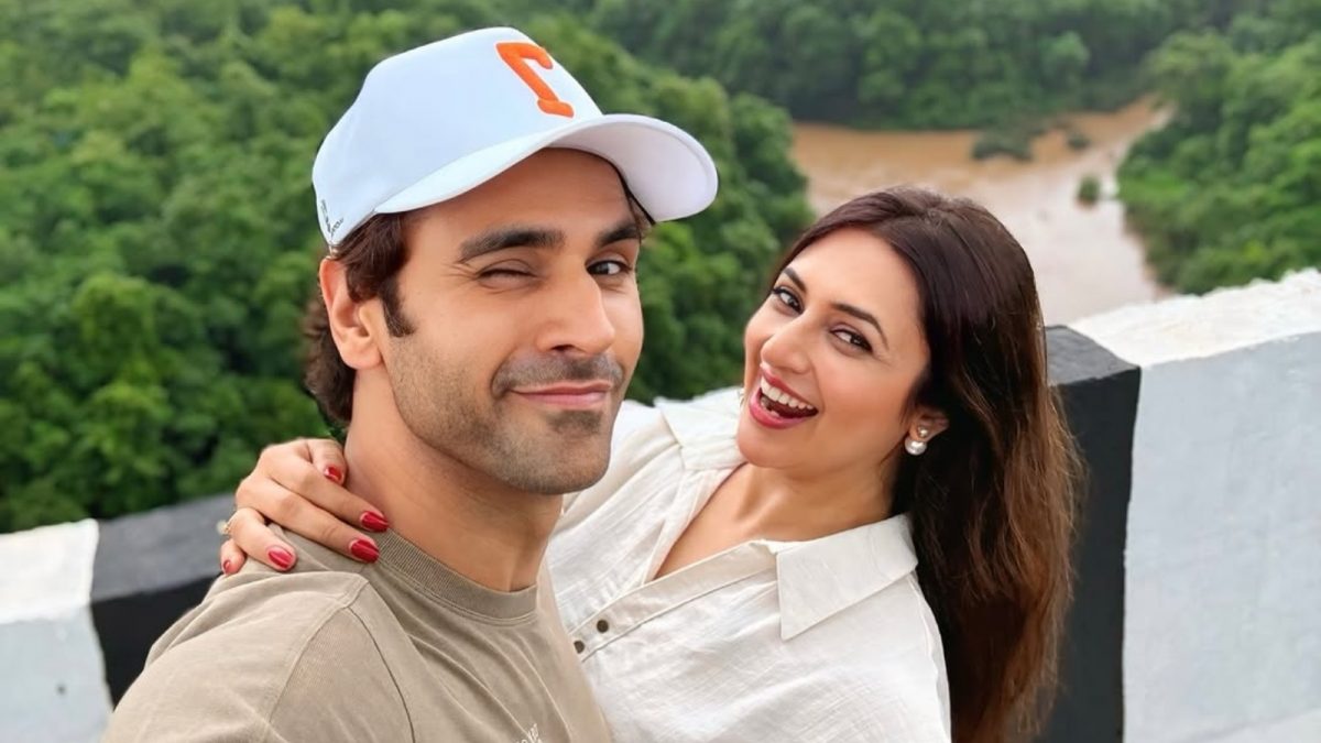 After Anniversary, Divyanka Tripathi And Vivek Dahiya Spend Time In Dubai With Friends
