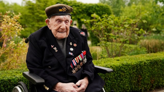 WW2 veteran Donald Rose, 110, poses for a photo at the  Memorial Arboretum. (AP file photo)