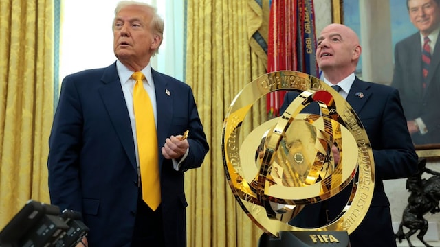 Donald Trump with Gianni Infantino (X)