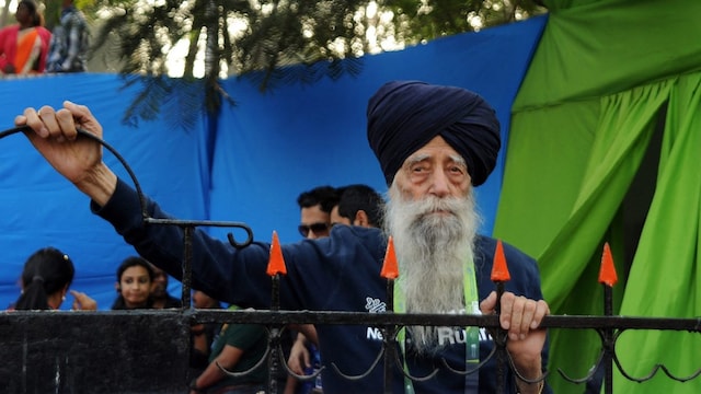 Veteran marathon runner Fauja Singh died after being hit by an unidentified vehicle while out for a walk in his native village in Punjab. (AFP photo)