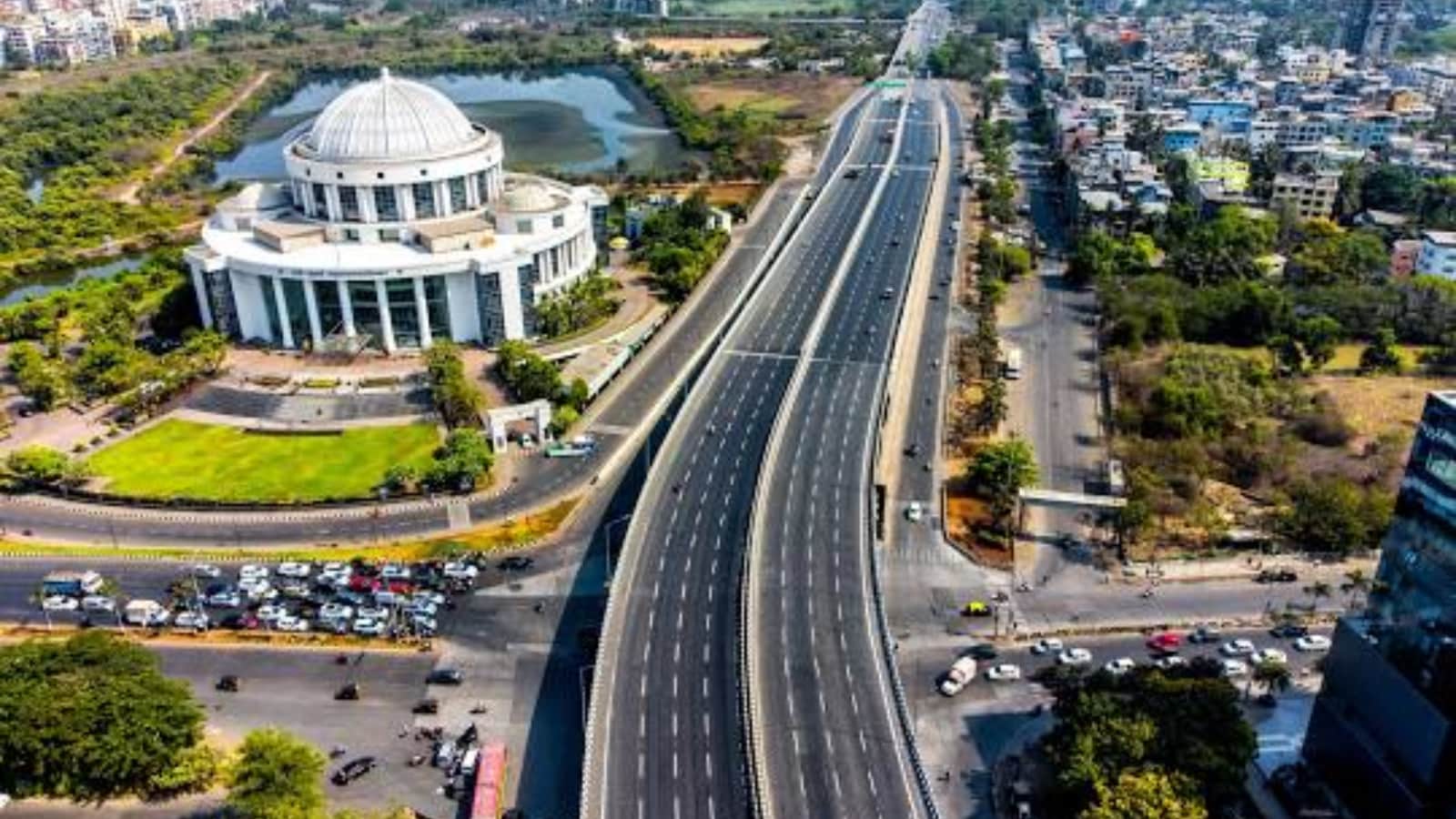 Maharashtra's Navi Mumbai retained the third position in the 'Swachh Survekshan Awards 2025'. Maharashtra's Navi Mumbai retained the third position in the 'Swachh Survekshan Awards 2025'.