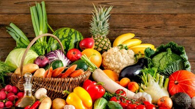 The American Heart Association recommends prioritising natural, unprocessed foods such as fruits, vegetables, whole grains, pulses, and sources of healthy fats. (News18) 