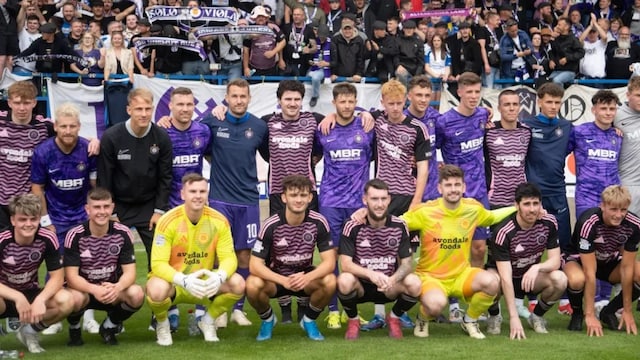 The game followed a first-leg of the rematch last year. (IG/officialglenavonfc1889)
