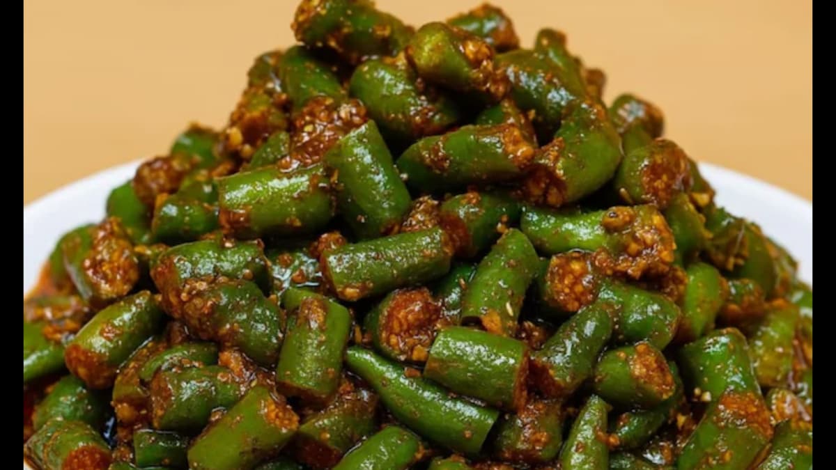 Hari Mirchi Achaar Recipe: Make Green Chilli Pickle In 10 Mins Without ...