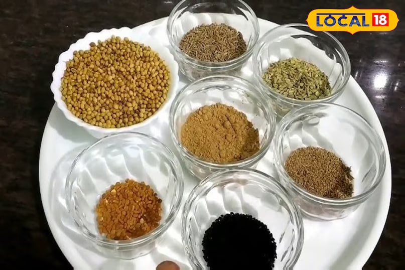 You’ll require mustard oil, cumin seeds, asafoetida, poppy seeds, fennel powder, coriander powder, turmeric powder, dry ginger powder, garam masala, salt, dry mango powder (amchur), and green chillies. These spices give kalonji its rich flavour and aroma. (News18 Hindi) 