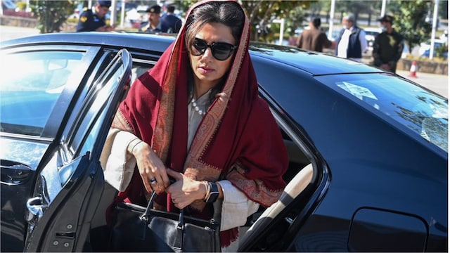 Hina Rabbani was quickly fact-checked by the Al Jazeera journalist. (AFP)