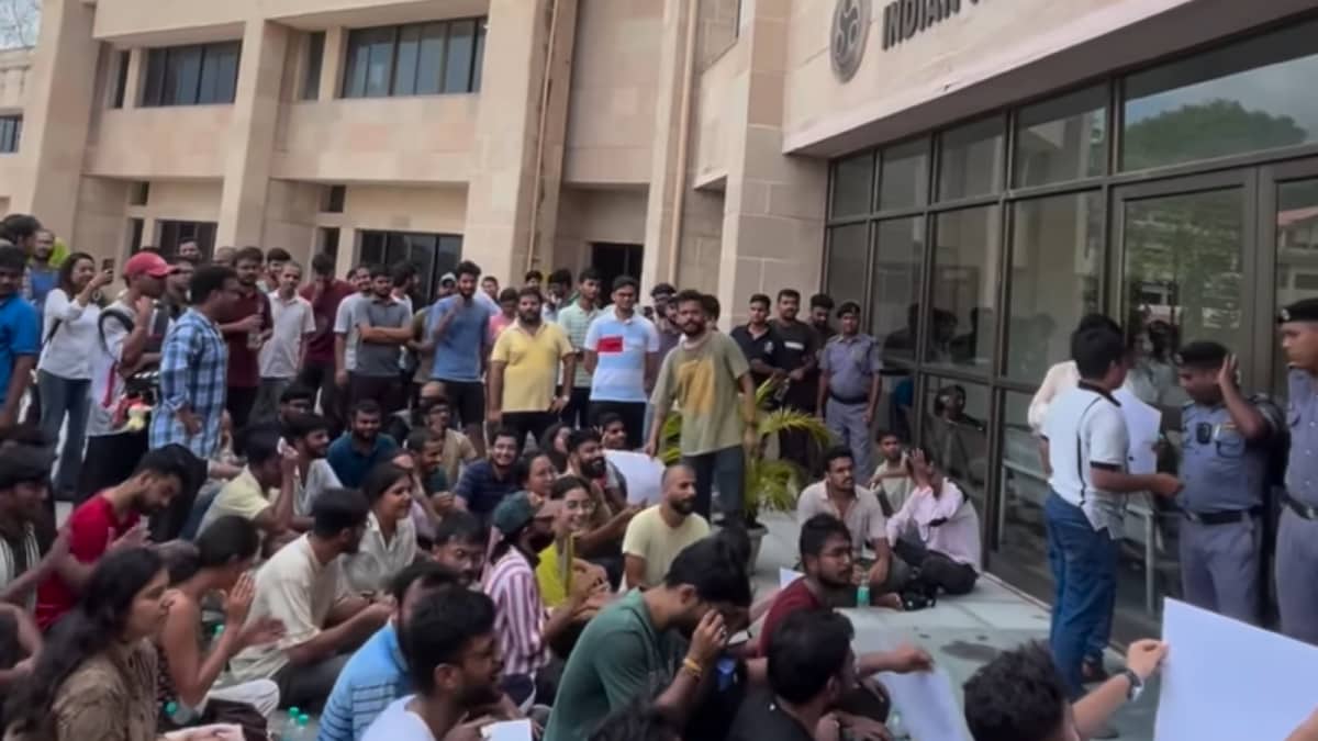 ‘Fee Hike Wapas Lo’: IIT Guwahati Campus Sees Strong Protest Over Revised Fees | Education and Career News