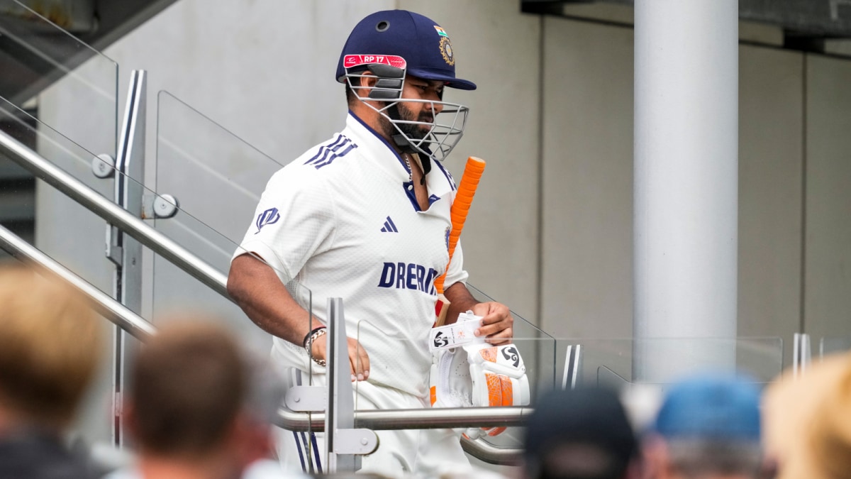 Pant Battles Injury: Inspiring Cricket World With Courage