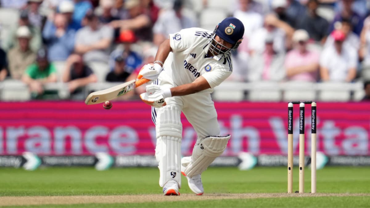 Pant Scores 54 with Fractured Toe; Stokes Bowls Out India