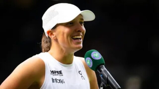 Iga Swiatek at Wimbledon (X)