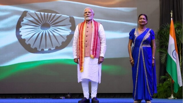  X/PM Narendra Modi)