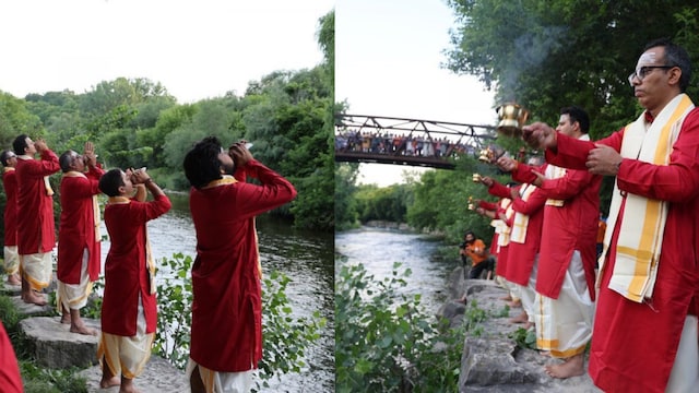 Ganga Aarti being performed at the banks of the Credit River at Erindale Park, Mississauga (X)