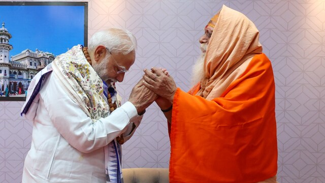 PM Modi Meets Swami Shakti Sharananand Saraswati In Bihar (X)